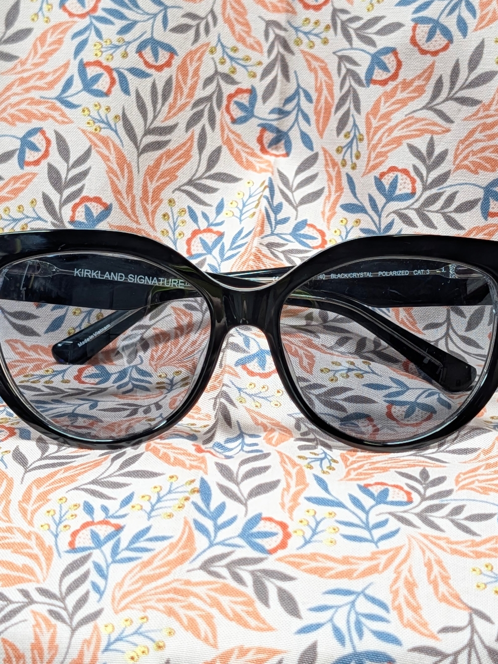 Kirkland Signature Black Crystal Polarized Cat-Eye Sunglasses M49